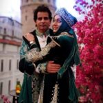 سالگرہ کا سرپرائز؛ ارشاد بھٹی کا اہلیہ کیساتھ شاہی فوٹو شوٹ وائرل