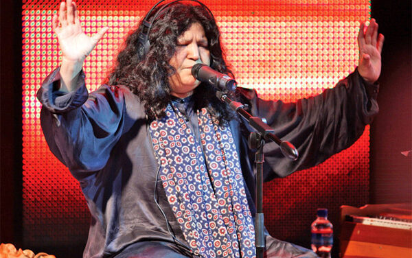 عابدہ پروین کے انتقال کی خبریں، بیٹی نے تردید کردی